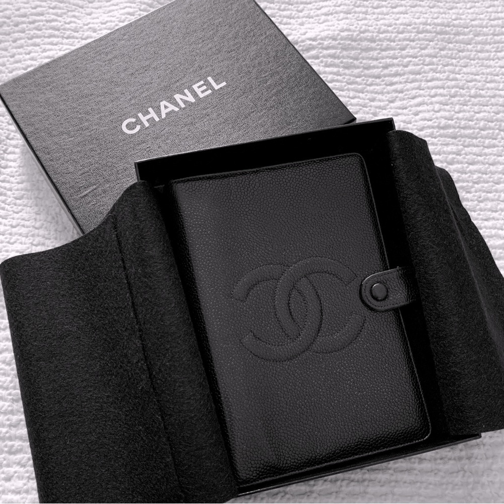 Chanel Caviar Leather Black Medium GM Agenda